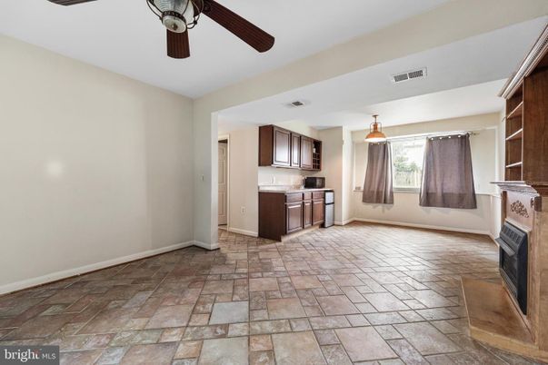 Fireplace, Interior, Kitchen, Pendant Lights