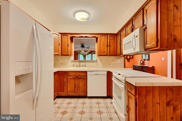 Interior, Kitchen, Tile Countertops