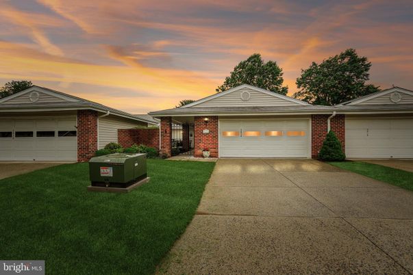 Attached, Detached Garage, Exterior, Facade, Brick Facade, Ranch