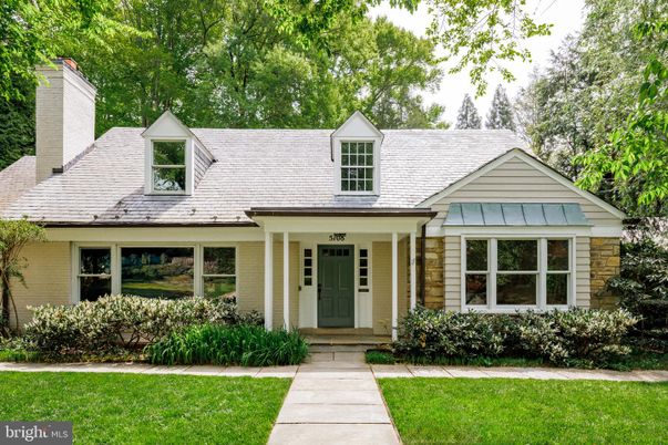 Exterior, Facade, Cape Cod