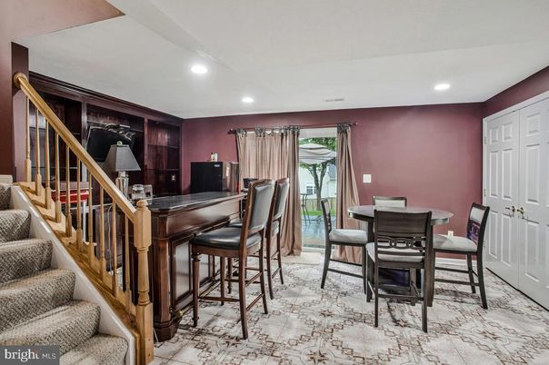 Dining room, Interior, Recessed Lighting