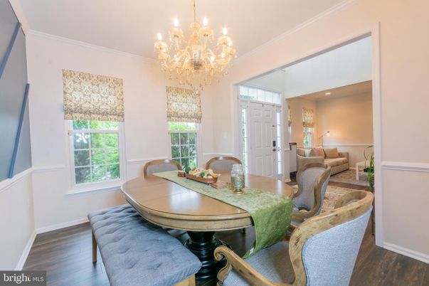 Chandelier, Dining room, Interior, Recessed Lighting, Wood Texture Flooring