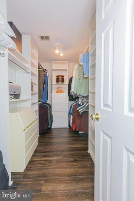 Interior, Walk-in Closets, Wood Texture Flooring