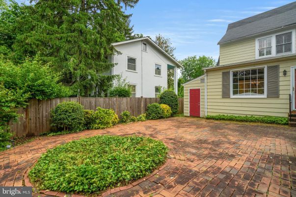 Detached Garage, Exterior