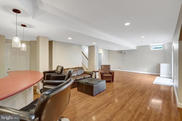 Interior, Living room, Pendant Lights, Recessed Lighting, Wood Texture Flooring
