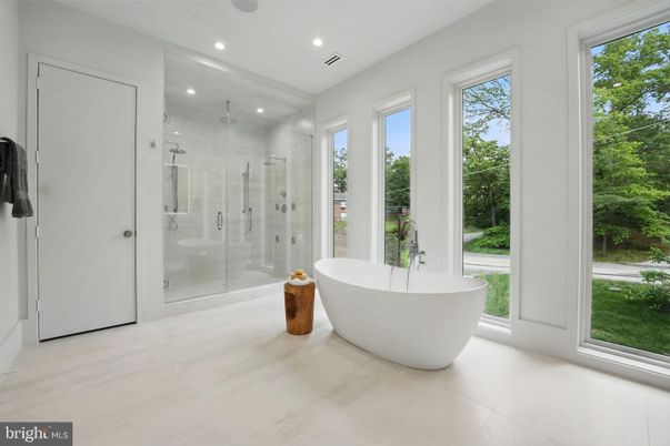 Bathroom, Free Standing Baths, Glass Shower, Interior, Recessed Lighting