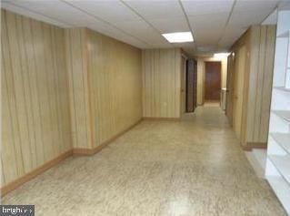 Empty room, Interior, Recessed Lighting, Wooden Walls
