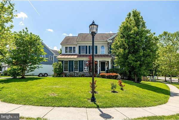 Backyard, Exterior, Facade, French Provincial