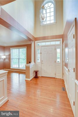 Interior, Pendant Lights, Wood Texture Flooring