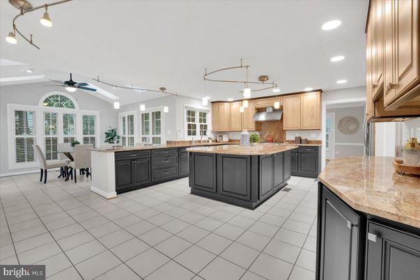 Dining room, Interior, Kitchen, Pendant Lights, Recessed Lighting