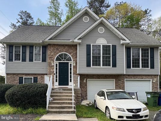 Attached, Exterior, Facade, Brick Facade, Raised Ranch