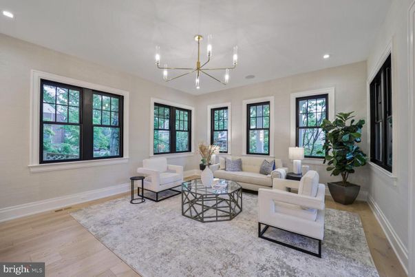 Interior, Living room, Pendant Lights, Recessed Lighting, Wood Texture Flooring