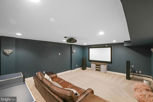 Interior, Projection Screen, Recessed Lighting, Theatre Room