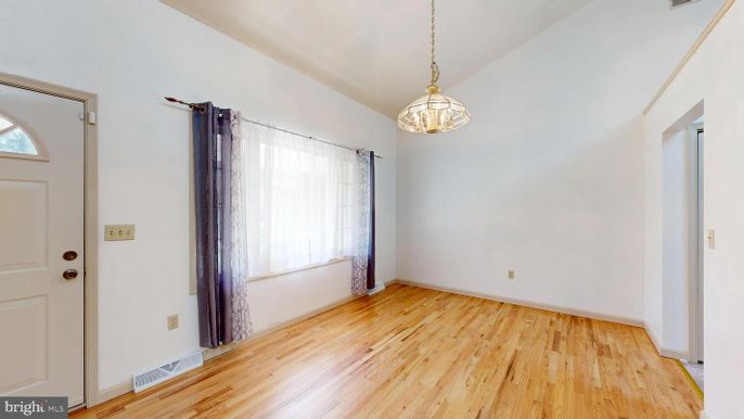 Empty room, Interior, Pendant Lights, Wood Texture Flooring