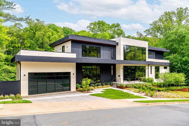 Attached, Exterior, Facade, Modern