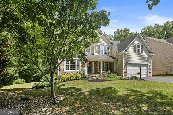 Attached, Exterior, Facade, Farmhouse