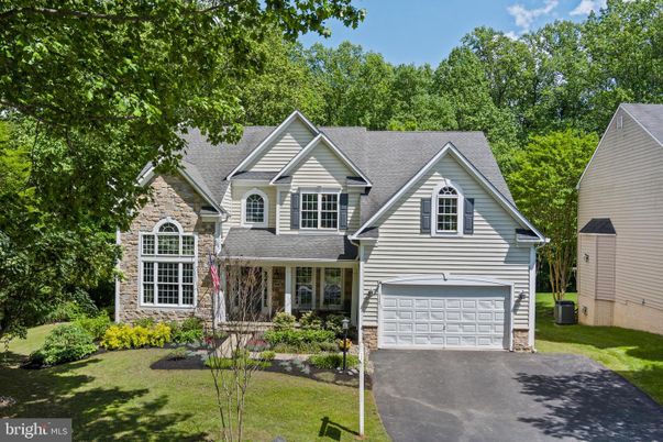 Attached, Exterior, Facade, Farmhouse