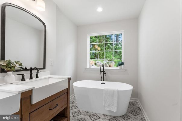 Bathroom, Dual Sink Vanities, Free Standing Baths, Interior, Recessed Lighting