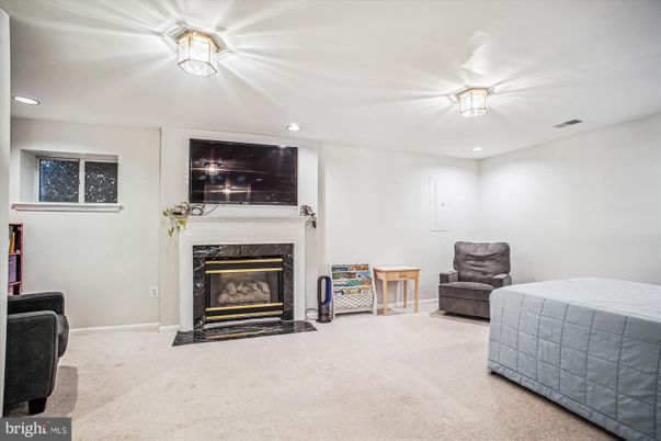 Fireplace, Interior, Recessed Lighting