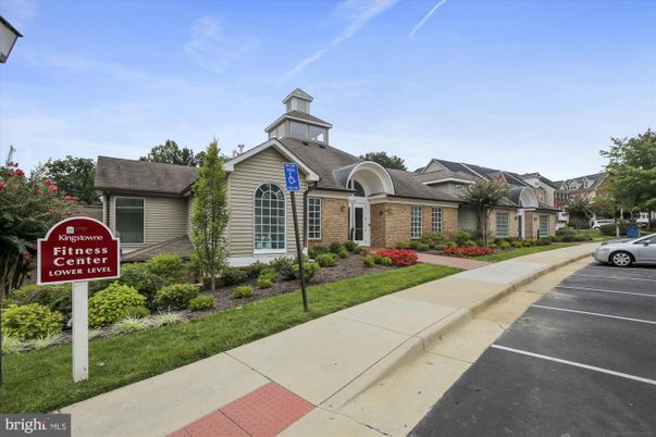 Exterior, Facade, Brick Facade, Cape Cod