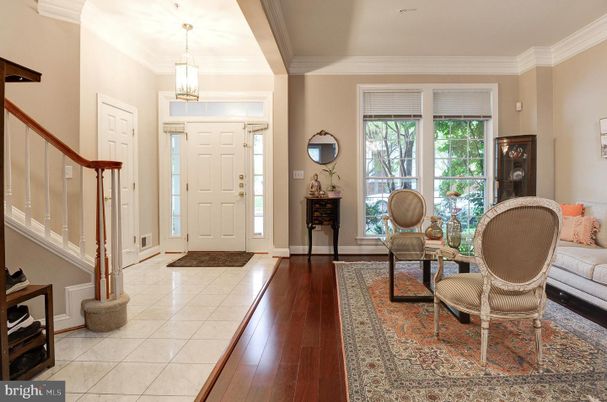 Interior, Pendant Lights, Wood Texture Flooring