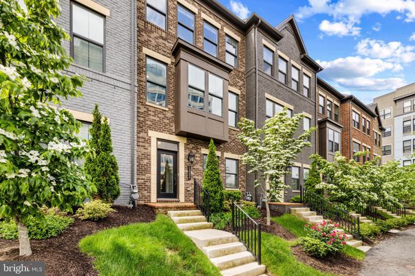 Exterior, Facade, Brick Facade, Rowhouse