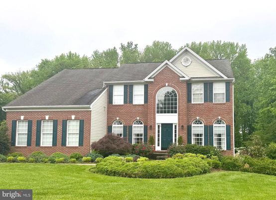 Exterior, Facade, Brick Facade, Brick Traditional