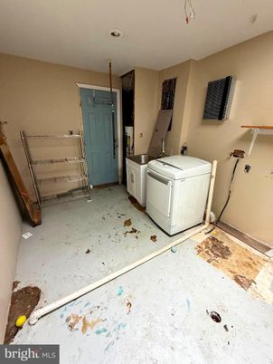 Interior, Washer