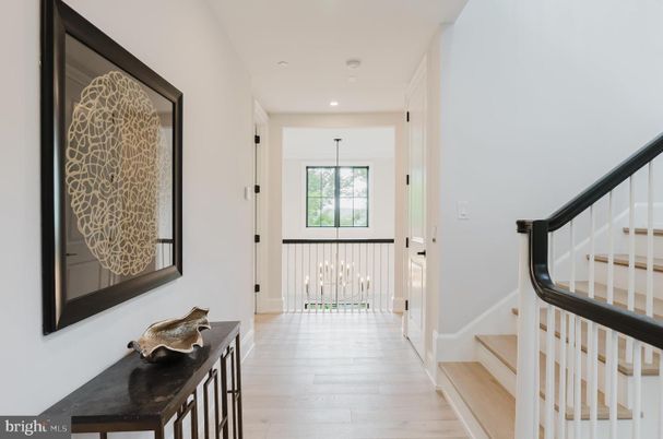 Interior, Pendant Lights, Recessed Lighting, Wood Texture Flooring