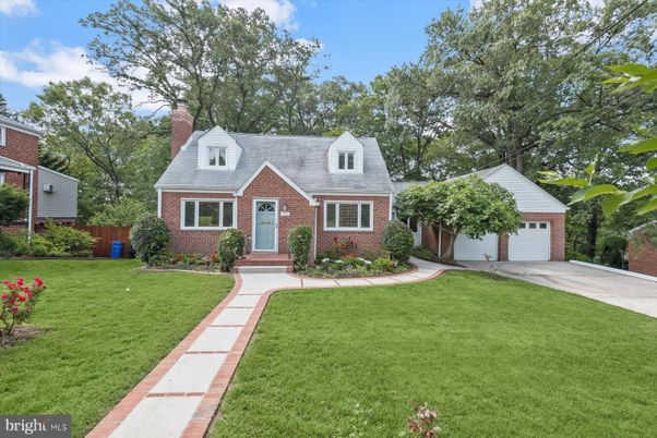 Attached, Exterior, Facade, Brick Facade, Cape Cod