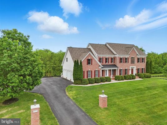 Backyard, Exterior, Facade, Brick Facade, French Provincial