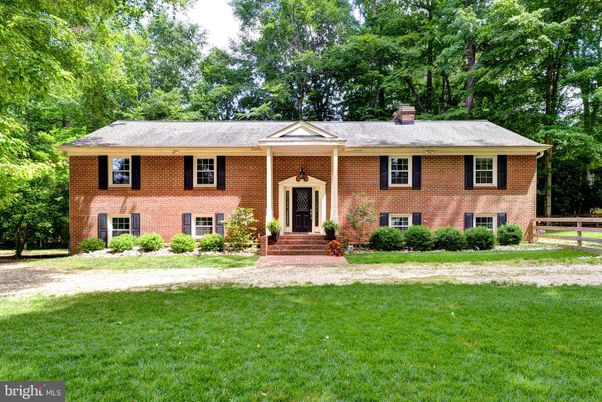Exterior, Facade, Brick Facade, Georgian