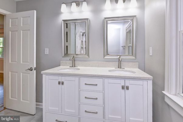 Bathroom, Dual Sink Vanities, Interior