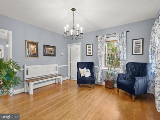Chandelier, Interior, Wood Texture Flooring