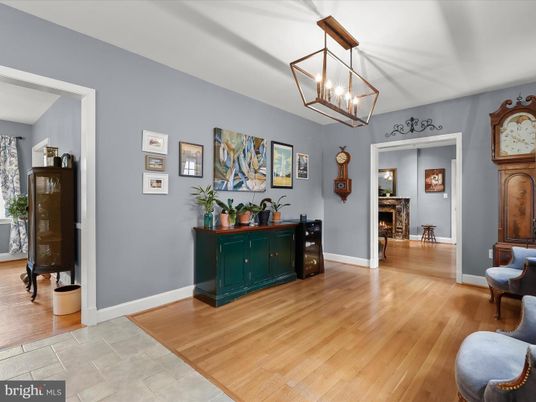 Chandelier, Fireplace, Interior, Pendant Lights, Wood Texture Flooring
