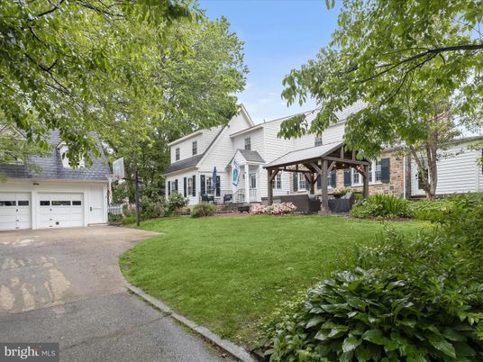 Backyard, Detached Garage, Exterior