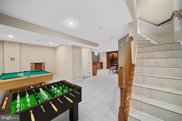 Billiard Table, Game Room, Interior, Recessed Lighting