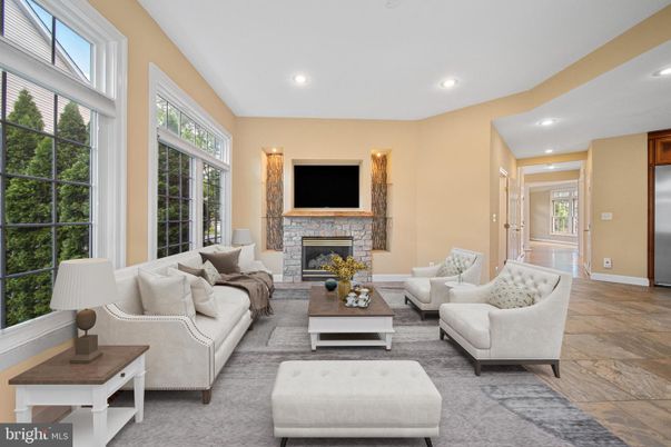 Fireplace, Interior, Living room, Recessed Lighting