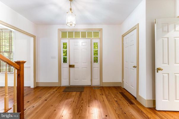 Interior, Pendant Lights, Wood Texture Flooring