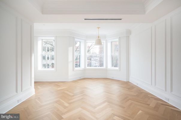Empty room, Interior, Pendant Lights, Wood Texture Flooring
