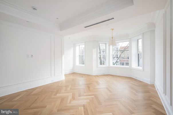 Empty room, Interior, Pendant Lights, Wood Texture Flooring