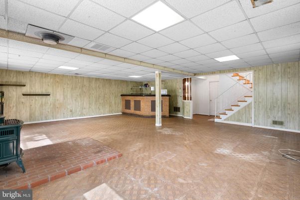 Empty room, Interior, Recessed Lighting, Wooden Walls