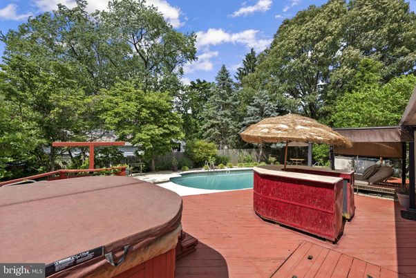Exterior, Hot Tub, Pool