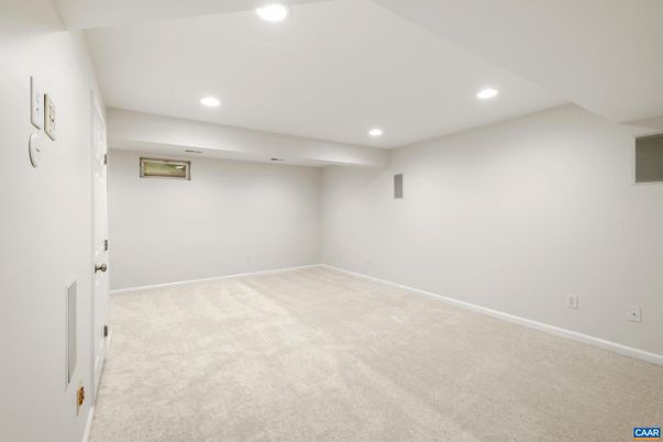 Empty room, Interior, Recessed Lighting