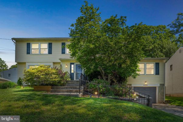Attached, Exterior, Facade, Raised Ranch