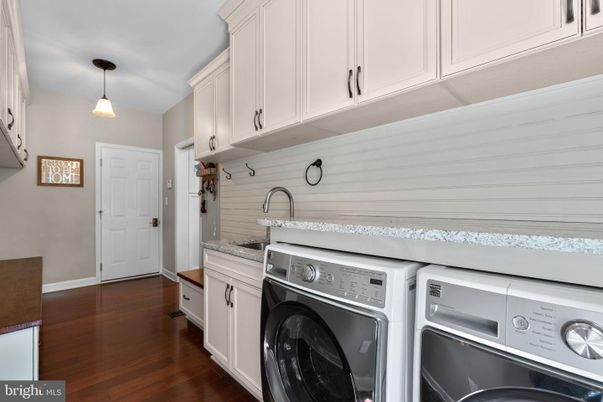 Interior, Pendant Lights, Washer, Wood Texture Flooring