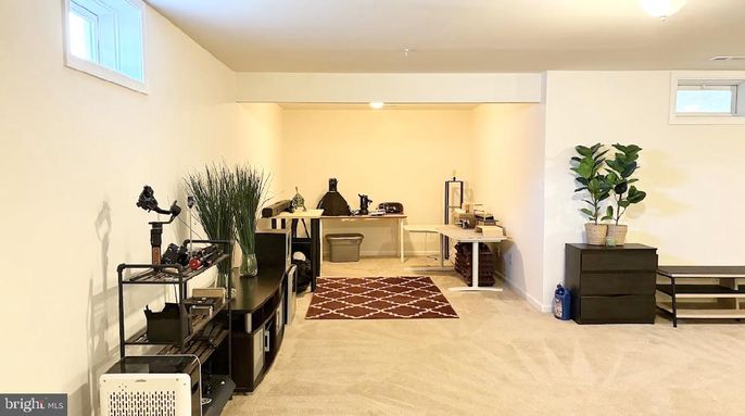 Home Office, Interior