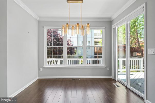 Empty room, Interior, Pendant Lights, Wood Texture Flooring