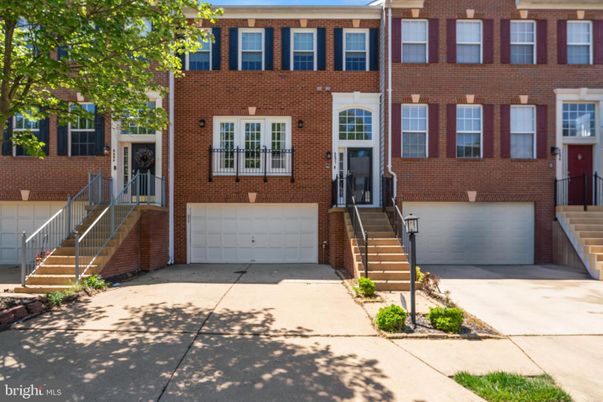 Attached, Exterior, Facade, Brick Facade, Rowhouse