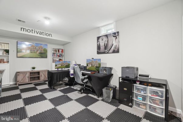 Home Office, Interior